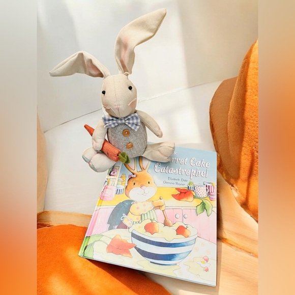Plush Beige Bunny w/Orange Carrot & ‘The Carrot Cake Catastrophe Book’ w/Recipe - Picture 3 of 8